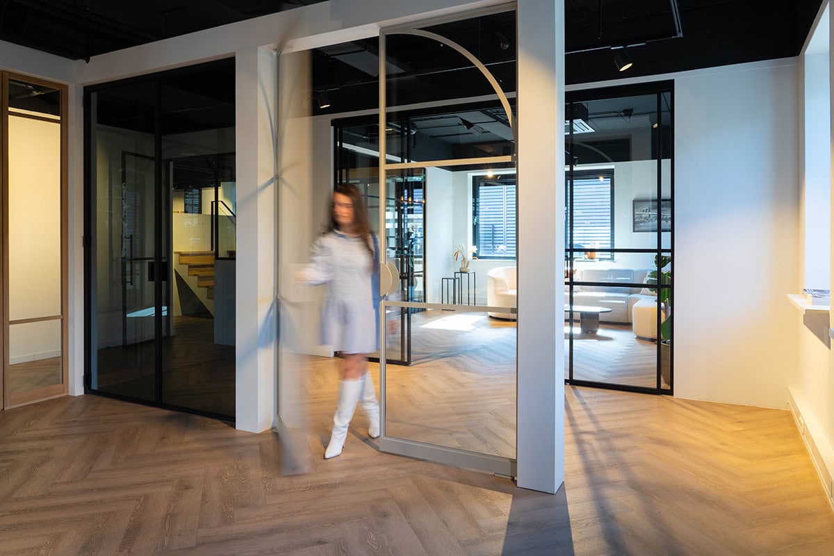 Bezoek een van de showrooms van Aluwdoors in Nunspeet, Mijdrecht, Veghel of Barendrecht.