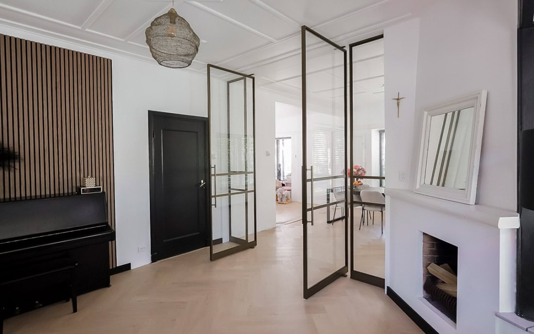 Dubbele taatsdeur van Aluwdoors in de kleur Aluwbrons.