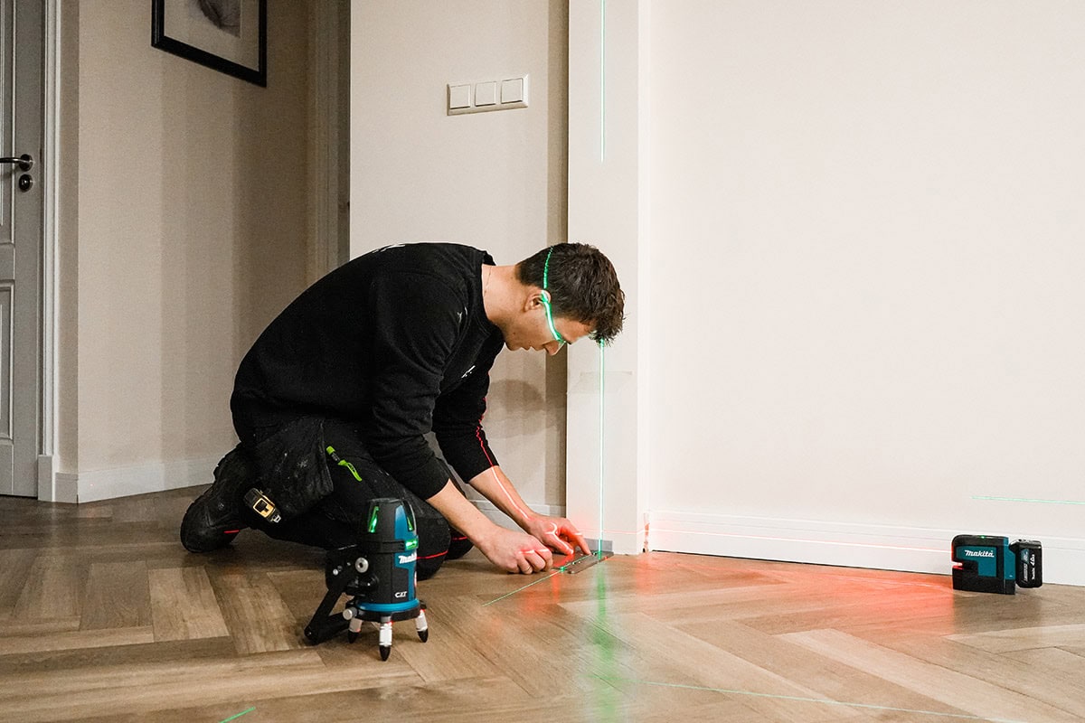 Measuring your pivot door works as follows.