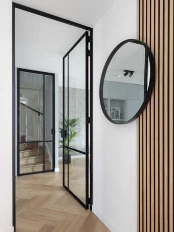 Scharnierdeur zwart met kozijn