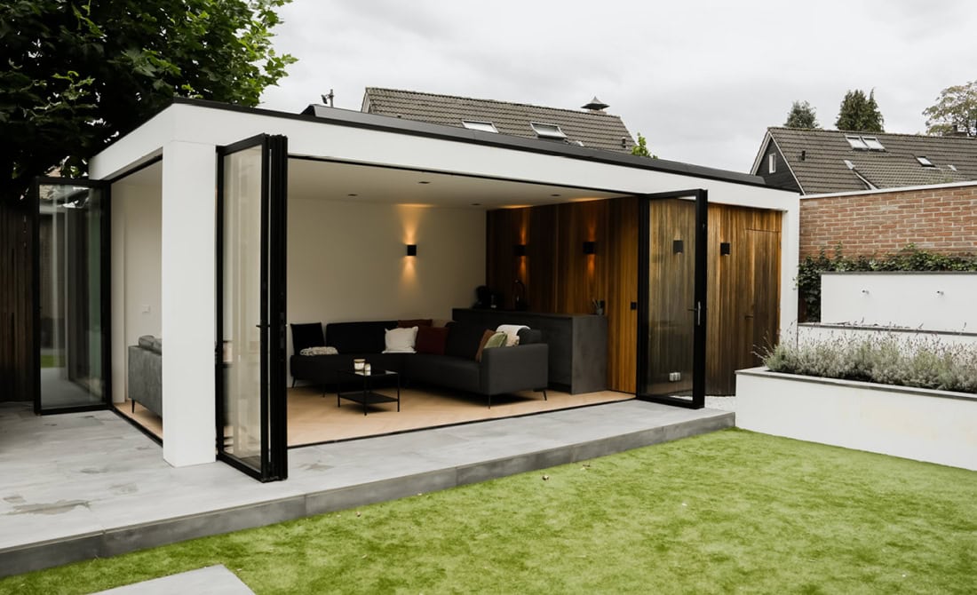 Yellowish steel sliding door for indoor and outdoor use, custom-made by Aluwdoors.