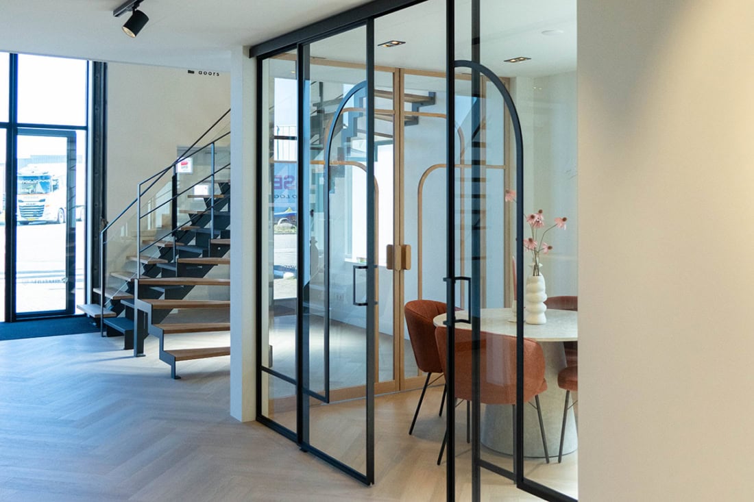 Visit Aluwdoors's showroom in Barendrecht