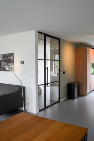 Aluminium scharnierdeur met zijpaneel