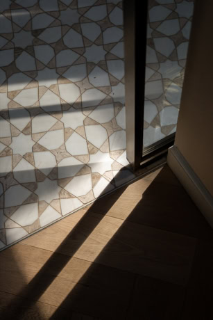 Detail sliding door on the floor