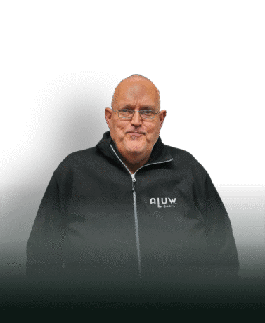 Kwalitatieve stalen deuren en wanden op maat van Aluwdoors, ontworpen voor duurzaamheid en design, incl. professionele maatwerkoplossingen voor elke ruimte.