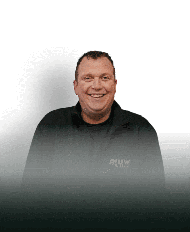 Robuuste stalen deuren en maatwerk wanden van hoge kwaliteit door Aluwdoors.