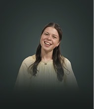 Elegant stalen deur met moderne uitstraling, op maat gemaakt voor een stijlvolle interieurafwerking.