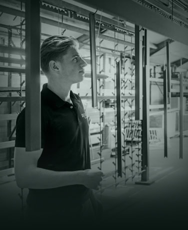 Hoogwaardige stalen deur en wand op maat, focus op maatwerk en vakmanschap, aluminium deuren en wanden voor moderne interieurs, Aluwdoors Nederland.