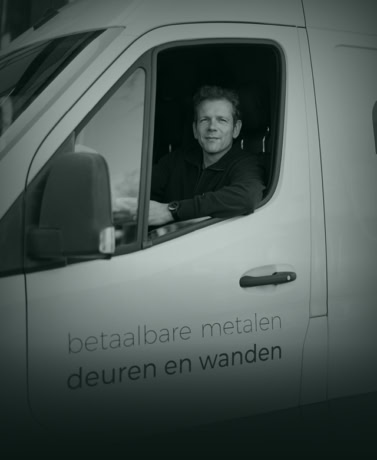 Betaalbare metalen deuren en wanden voor binnen- en buitentoepassingen, op maat gemaakt door Aluwdoors.