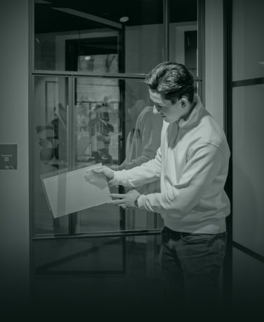 Bespoke steel door and wall, demonstration of high-quality workmanship and design, modern interior design, craftsmanship, bespoke steel architecture, Aluwdoors products.