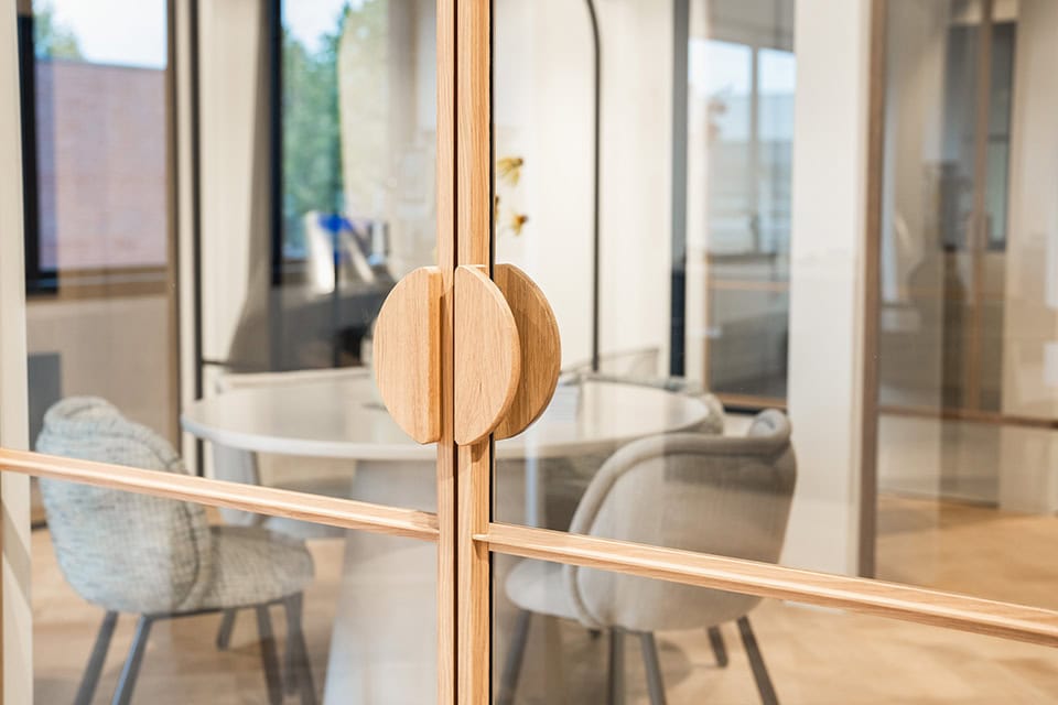 Houten handgreep op fineerdeuren