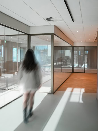 High-quality steel doors and walls, perfectly tailored to any interior style, offer security and style in modern office environments.