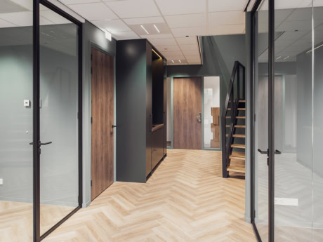 Maatwerk scheidingswand met glas