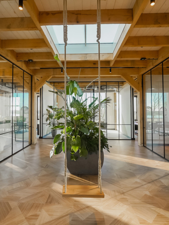 Stalen scheidingswand met glas