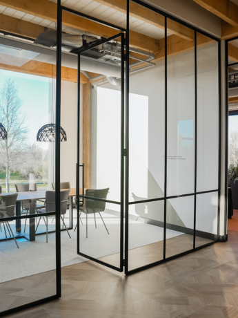 Stalen deur met glas