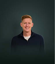 Discover high-quality customised steel doors and walls for elegance and durability. Perfectly matching your interior for a luxurious look.